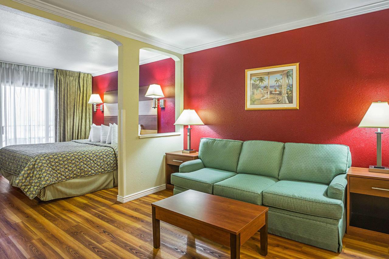 Rodeway Inn & Suites Lake Havasu City - thumb 9