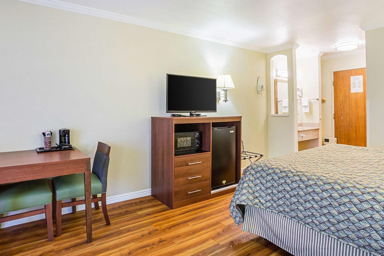 Rodeway Inn & Suites Lake Havasu City - thumb 4