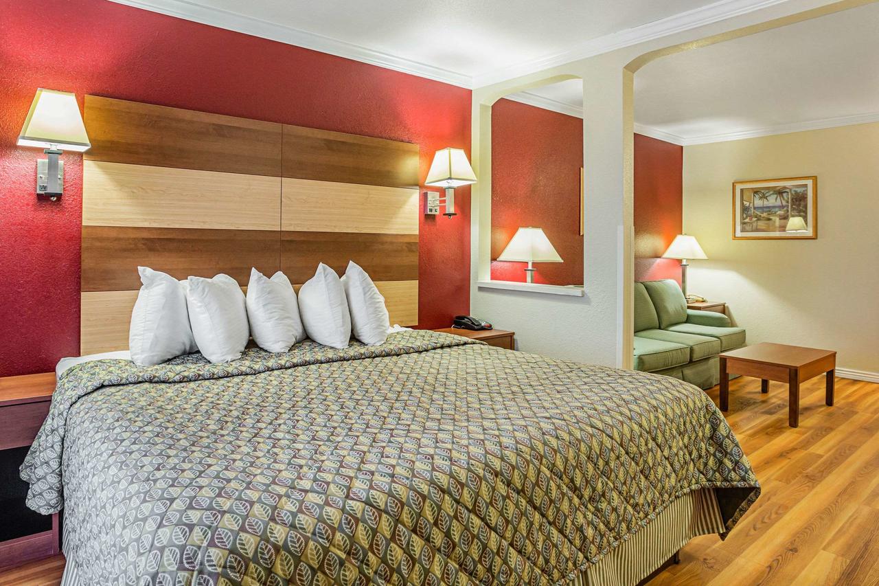 Rodeway Inn & Suites Lake Havasu City - thumb 23