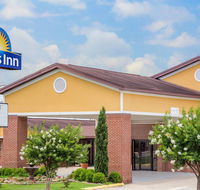 Days Inn by Wyndham Lake Village - Accommodation Rooms