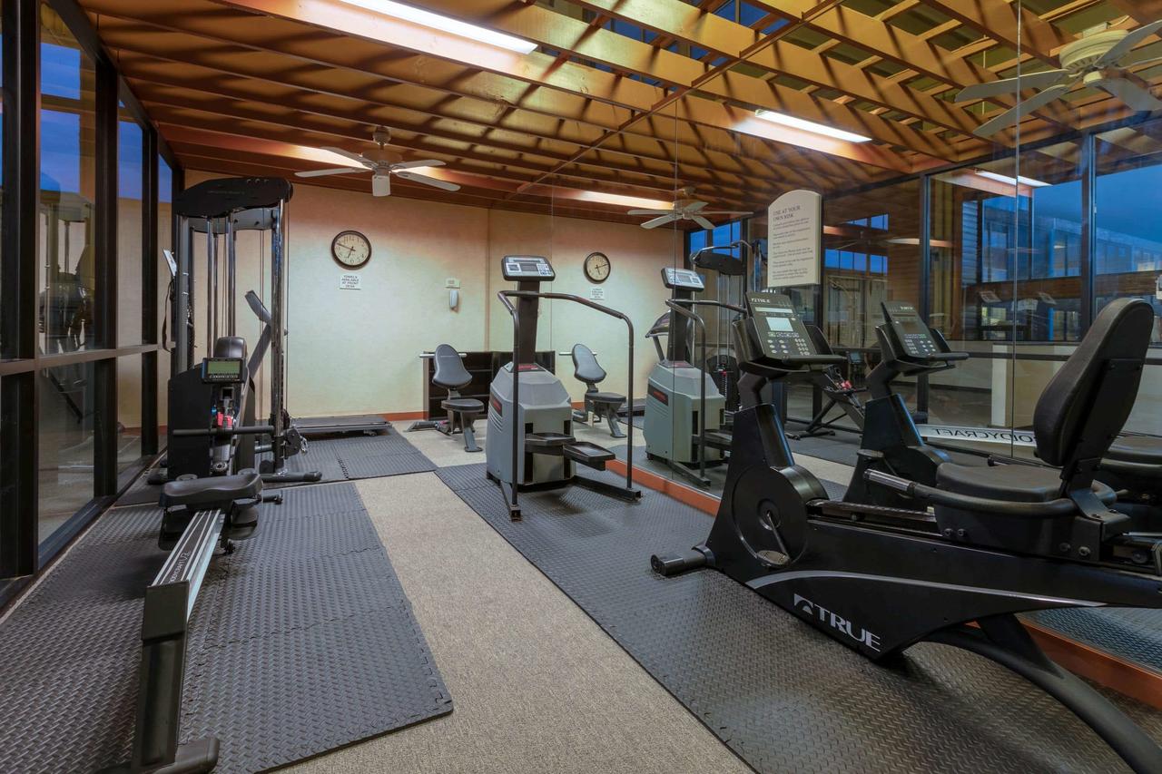 Ramada By Wyndham Texarkana - thumb 32