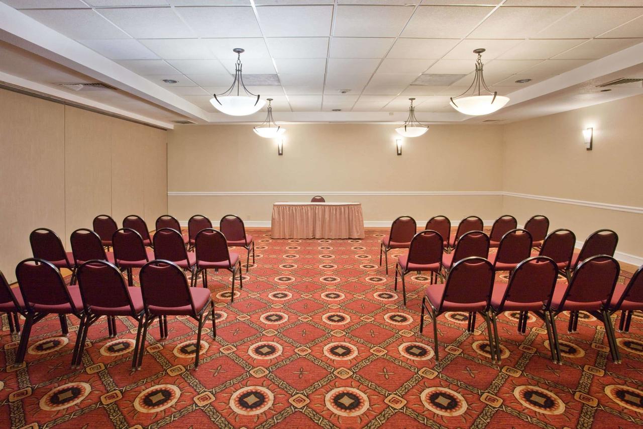 La Quinta By Wyndham Downtown Conference Center - thumb 22