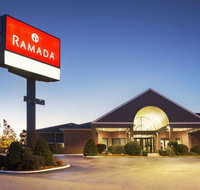Ramada by Wyndham Batesville - Accommodation Rooms