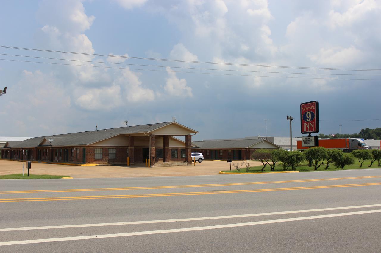 Nationwide 9 Inn - thumb 12