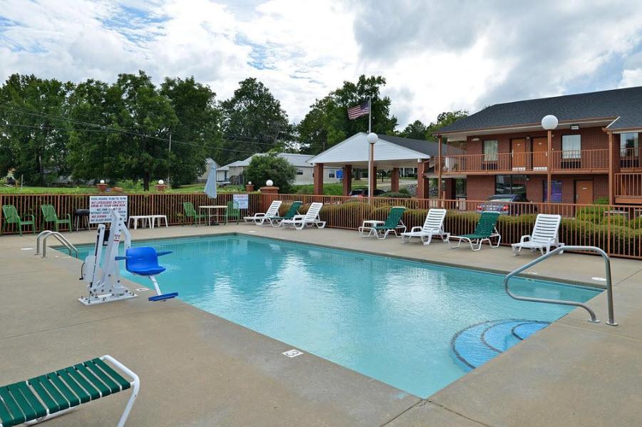 America's Best Value Inn & Suites - thumb 11