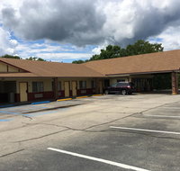 Village Inn of Hardy - Accommodation Rooms