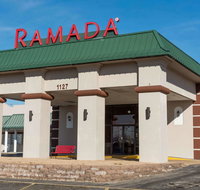 Ramada by Wyndham Mountain Home - Accommodation Rooms