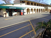 Ut Warren Accommodation Rooms
