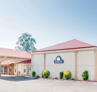 Days Inn by Wyndham Searcy - Accommodation Rooms