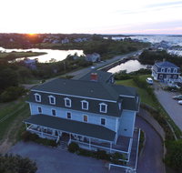 Payne's Harbor View Inn - Accommodation Rooms