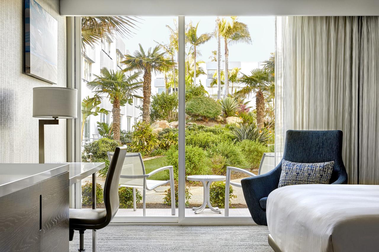 Ventura Beach Marriott - thumb 10