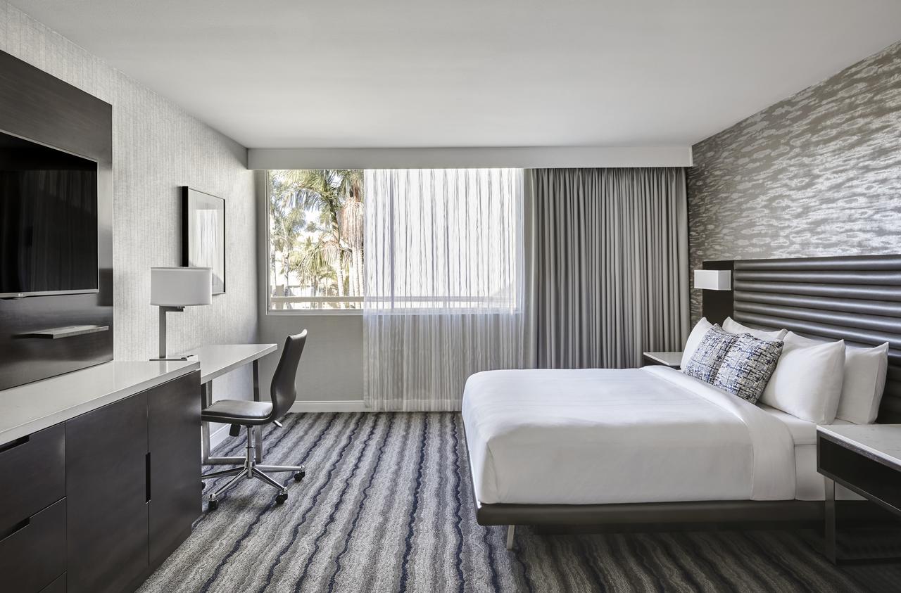 Ventura Beach Marriott - thumb 5