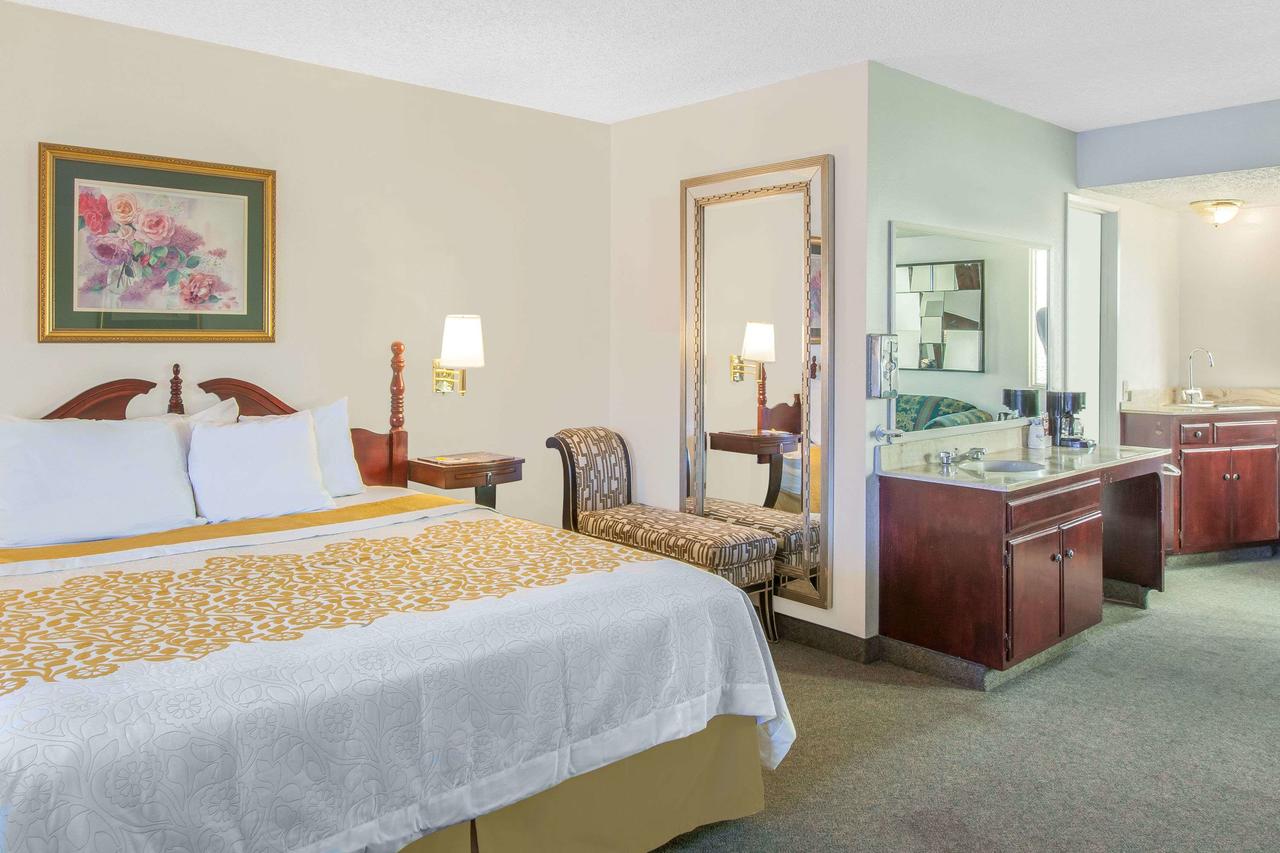 Days Inn By Wyndham Camarillo - Ventura - thumb 29