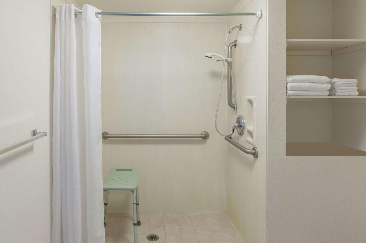 Days Inn By Wyndham Camarillo - Ventura - thumb 25
