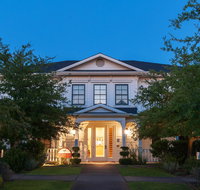 MacArthur Place Inn  Spa - Accommodation Rooms