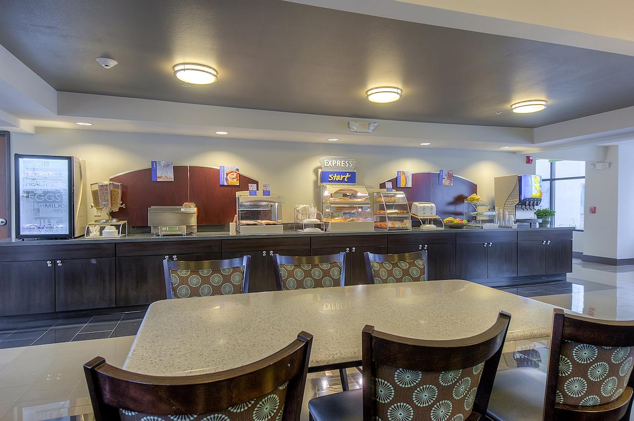 Holiday Inn Express Hotel & Suites Carlsbad Beach - thumb 8