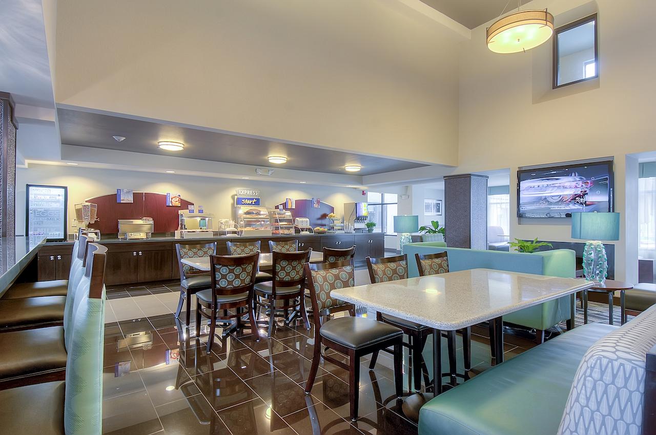 Holiday Inn Express Hotel & Suites Carlsbad Beach - thumb 7