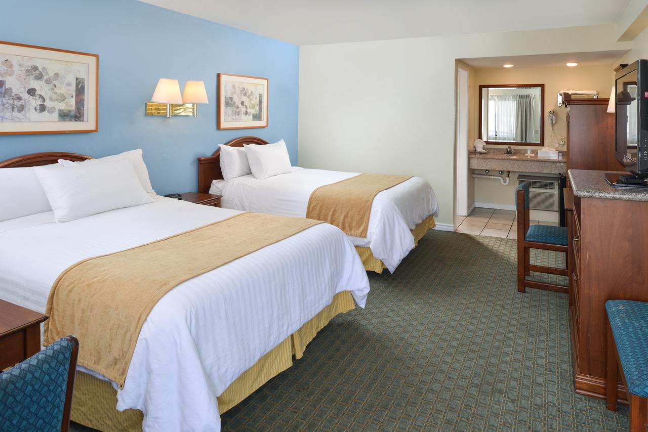 Edgewater Inn And Suites - thumb 23