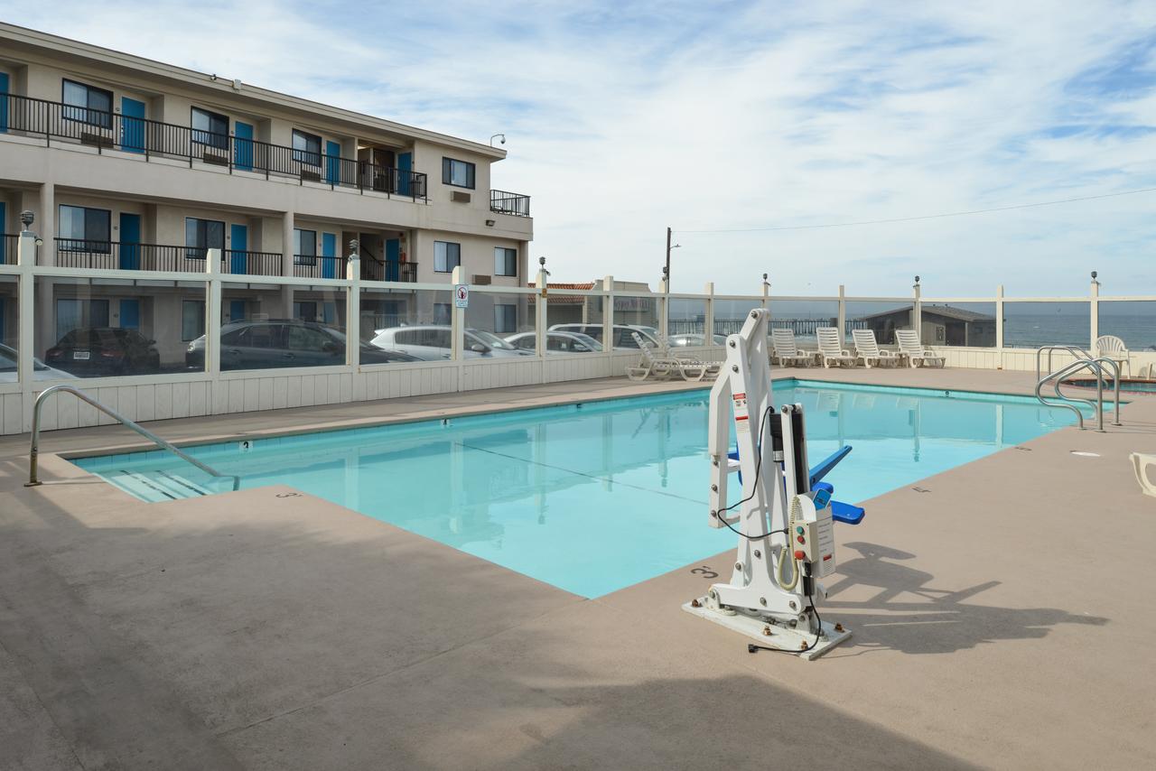 Edgewater Inn And Suites - thumb 7
