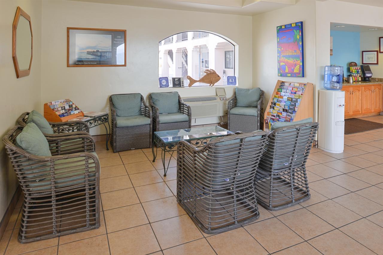 Edgewater Inn And Suites - thumb 13