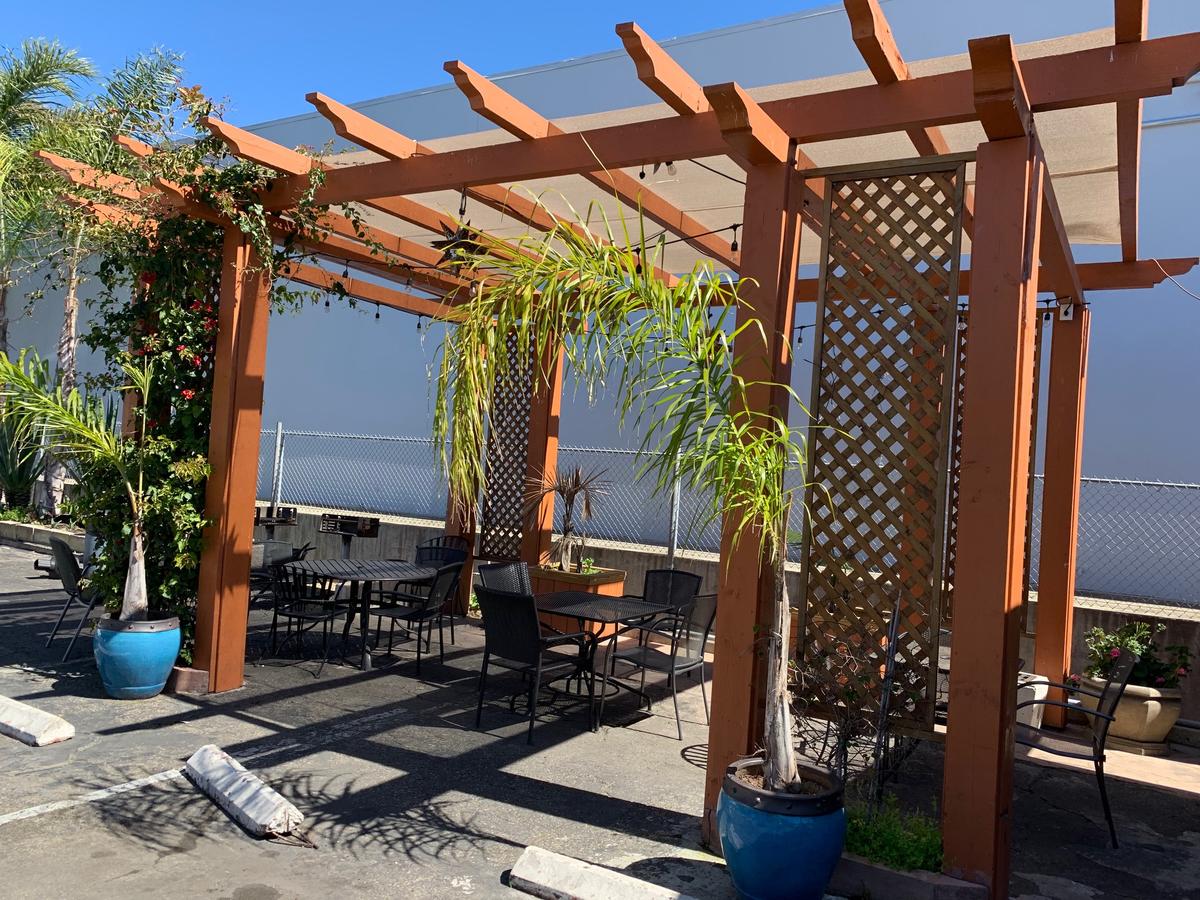 Sandyland Reef Inn - thumb 14