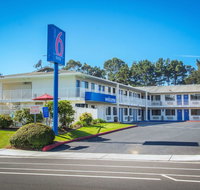 Motel 6 Arcata - Humboldt University - Accommodation Rooms
