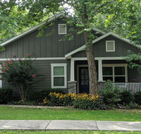 Our Runaway - Great spot in the center of town Close to everything - Accommodation Rooms