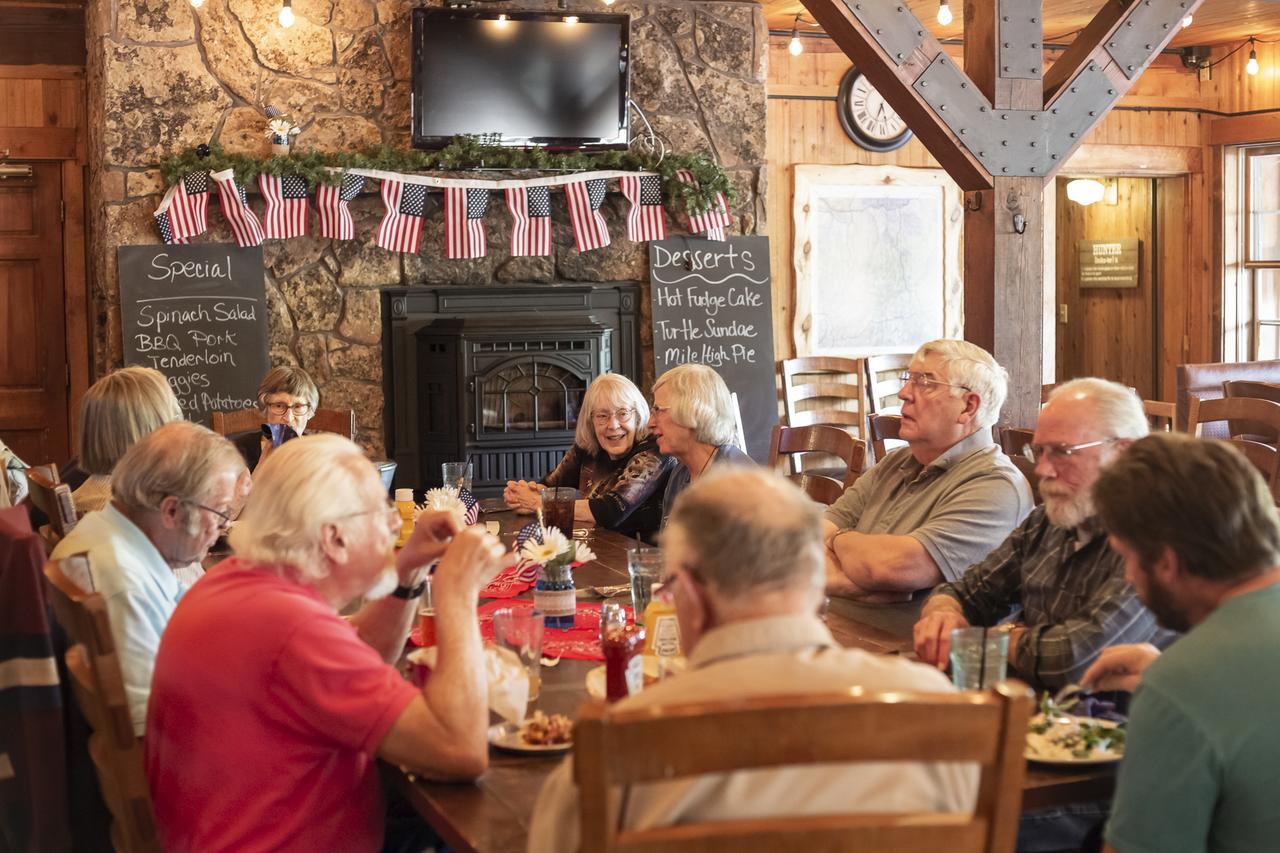 Arrowhead Mountain Lodge - thumb 26