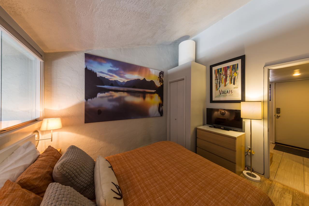 Snowcrest 22 Rustic Modern Retreat - thumb 9