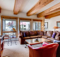 Spacious 3 Br With Updated Kitchen Condo - Accommodation Rooms