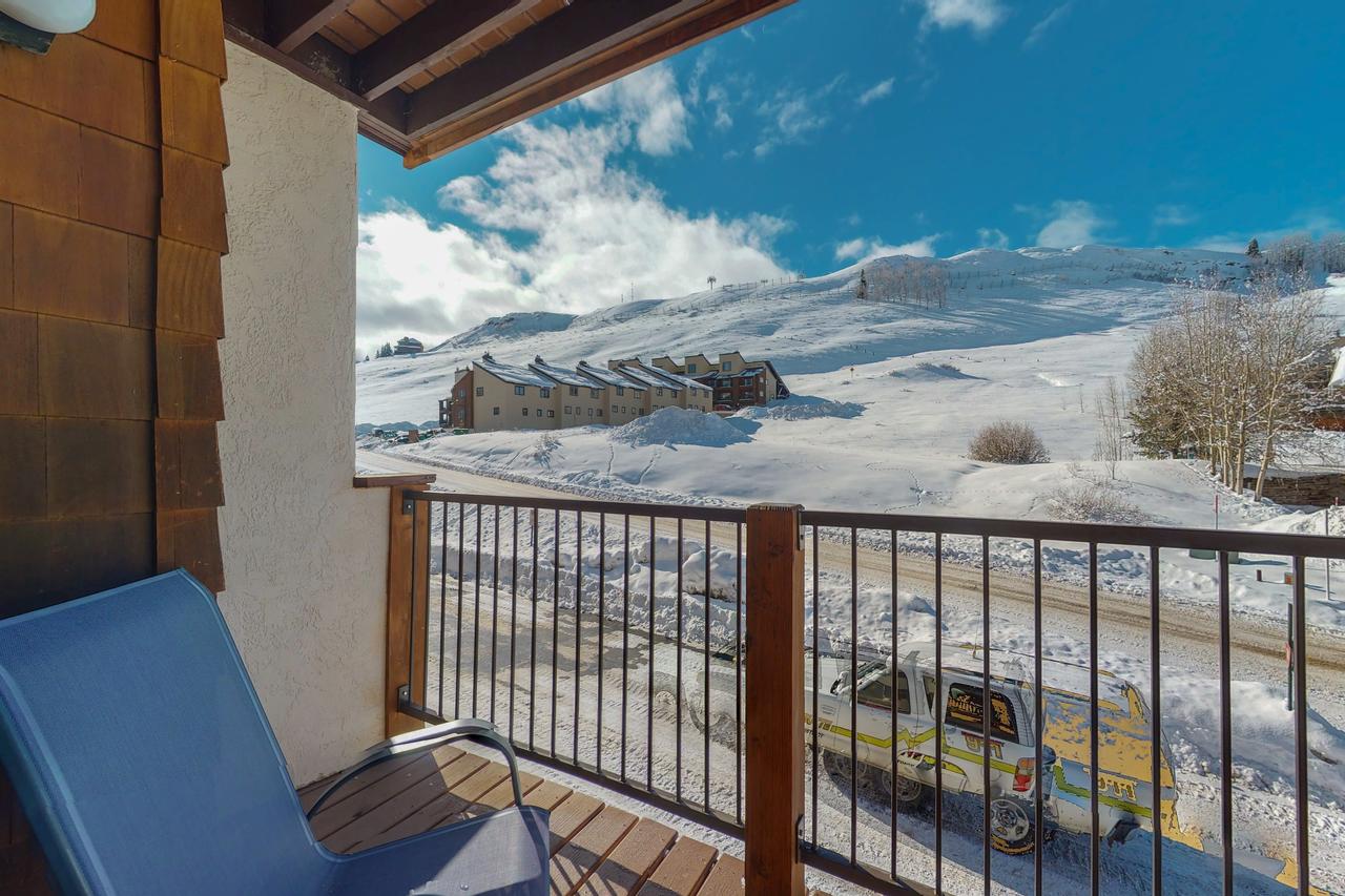 Gothic Getaway - thumb 1