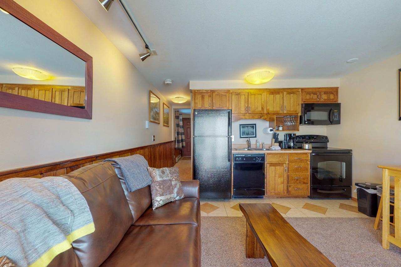 Gothic Getaway - thumb 20