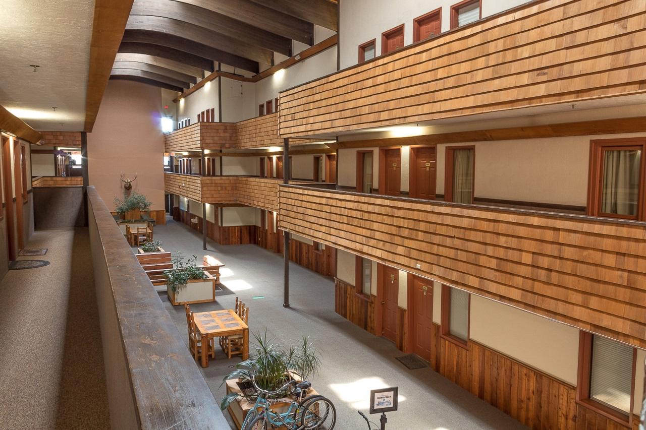 Gothic Getaway - thumb 31