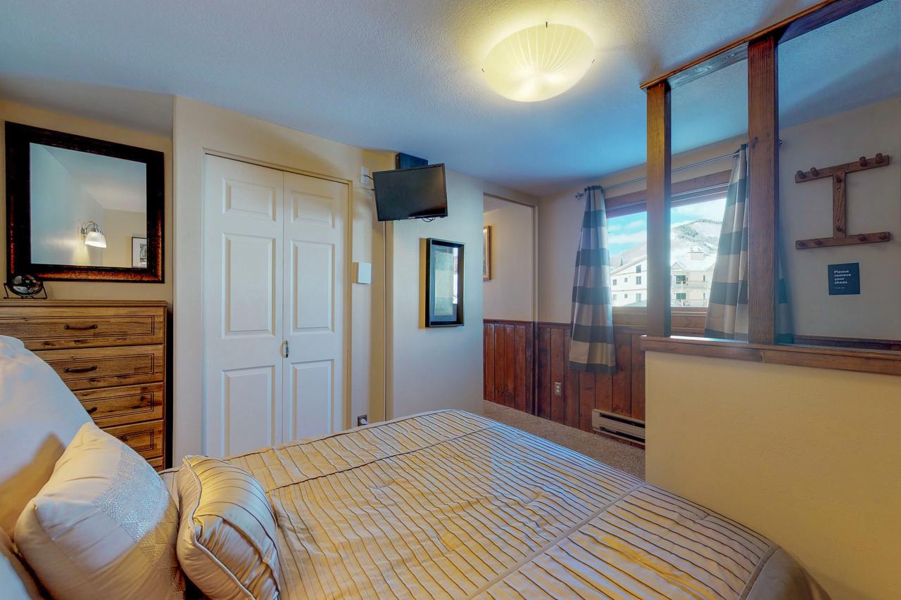 Gothic Getaway - thumb 24