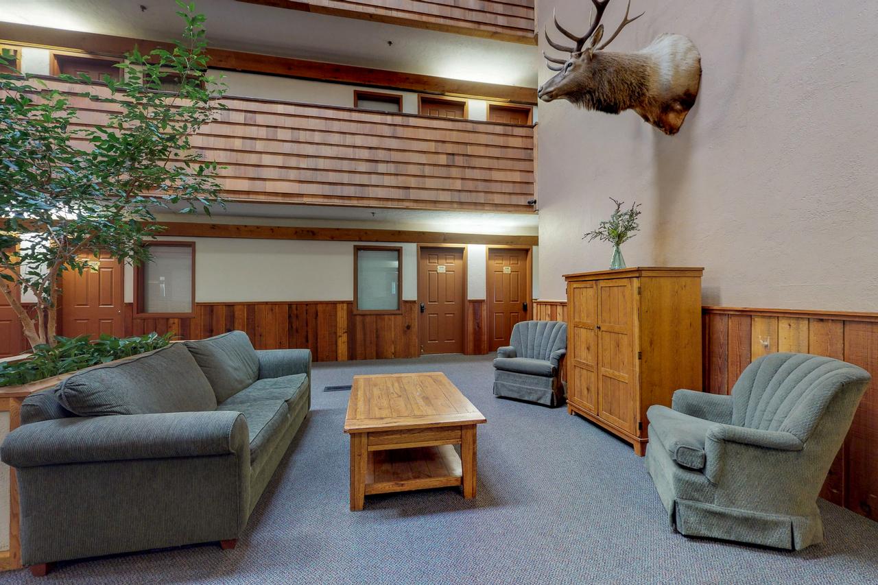 Gothic Getaway - thumb 19