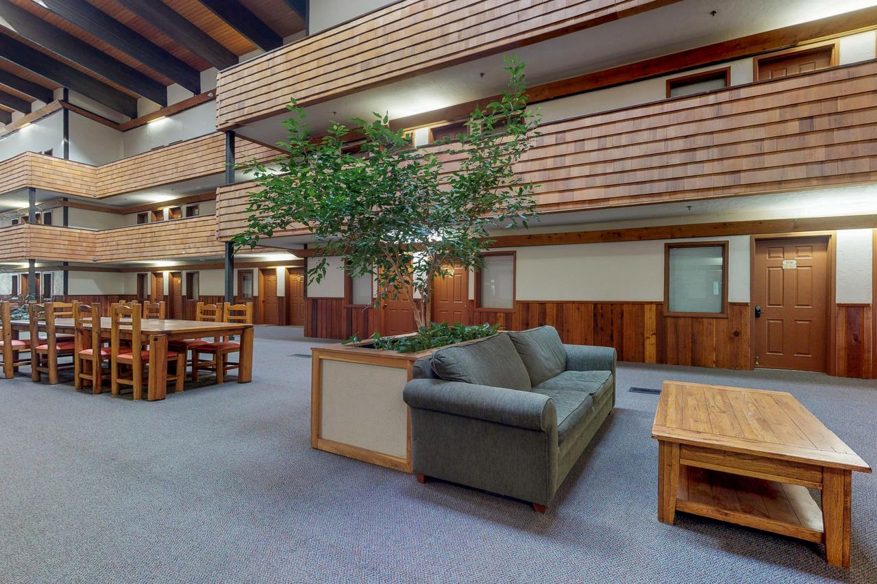 Gothic Getaway - thumb 26