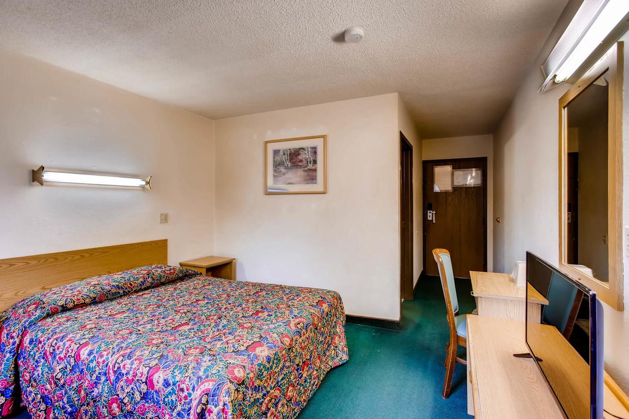 9 Motel - thumb 10