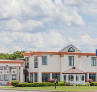 Days Inn by Wyndham Windsor Locks / Bradley Intl Airport - Accommodation Rooms