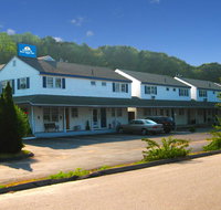 Americas Best Value Inn - Stonington - Accommodation Rooms