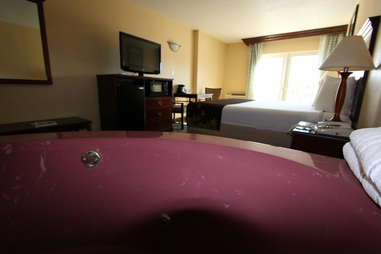 Gold Leaf Hotel Of Dewey - thumb 2