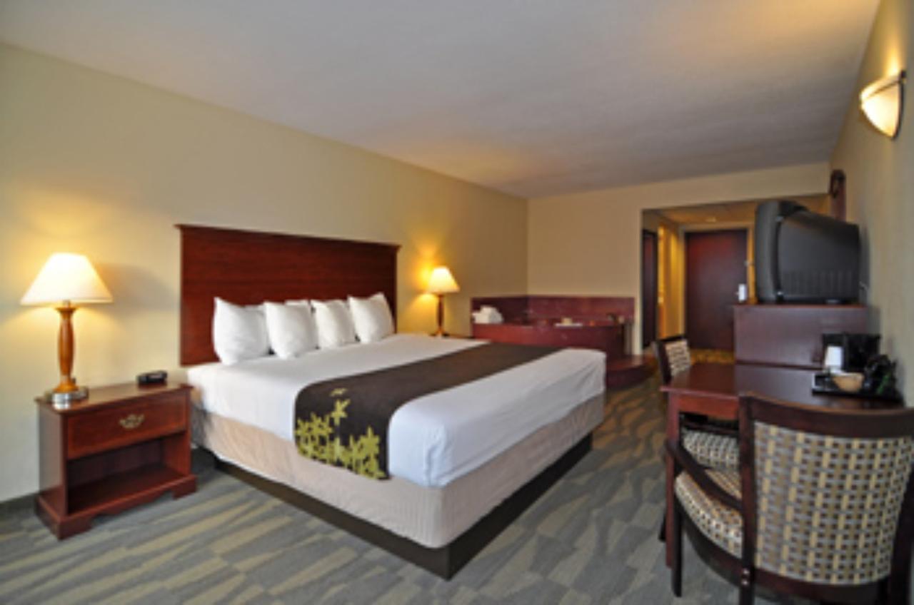 Gold Leaf Hotel Of Dewey - thumb 16