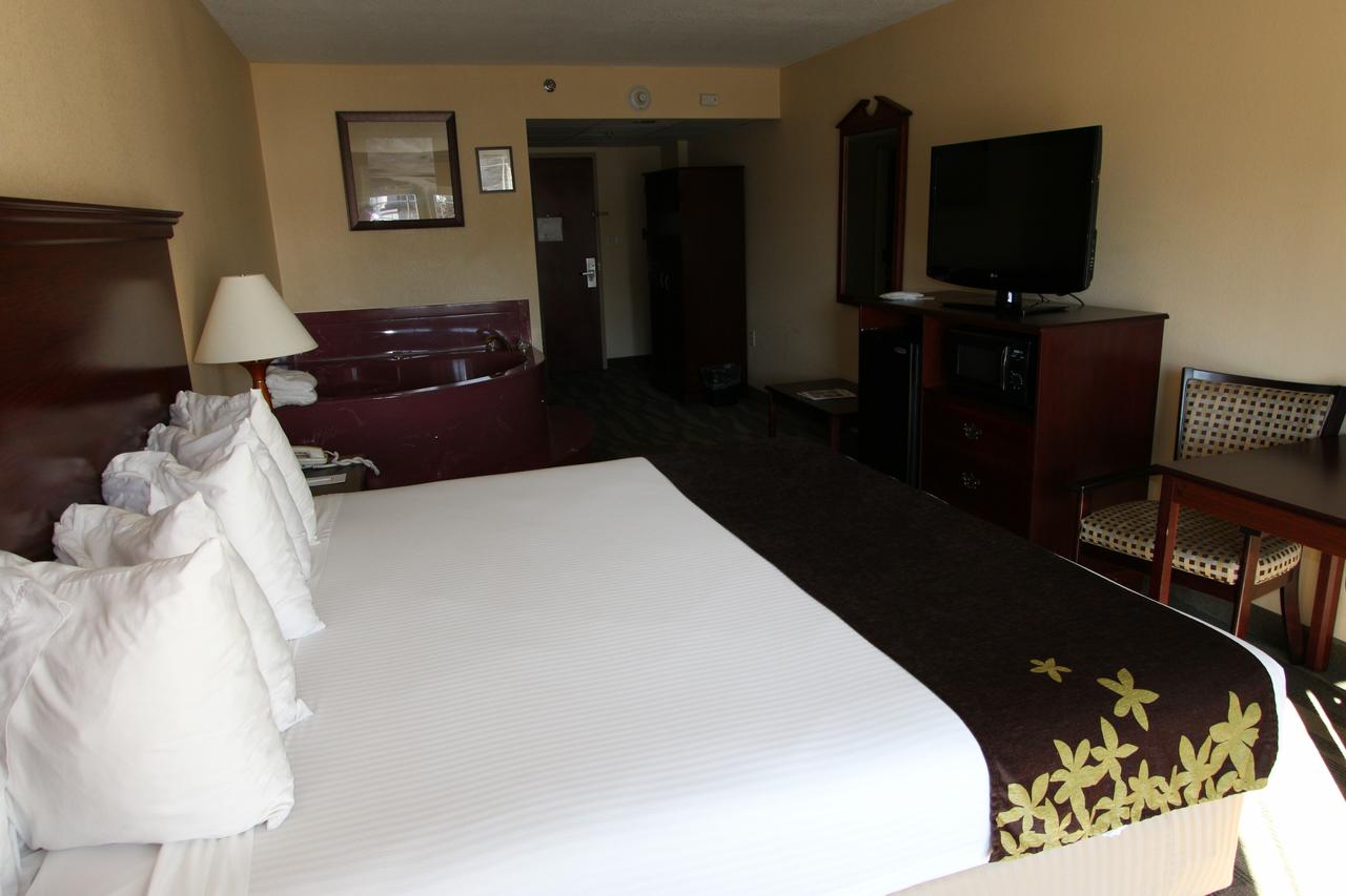 Gold Leaf Hotel Of Dewey - thumb 1