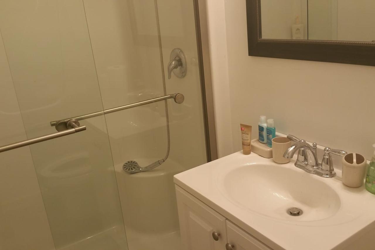Private Luxurious Apartment With Private Entrance - thumb 8