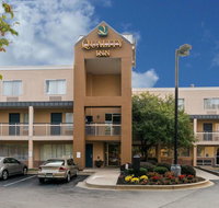 Quality Inn Newark - Accommodation Rooms
