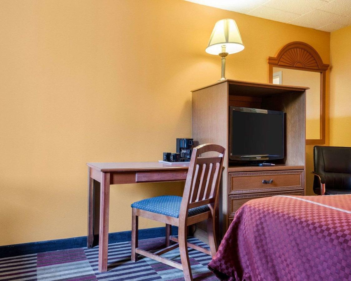 Rodeway Inn Newark - thumb 19
