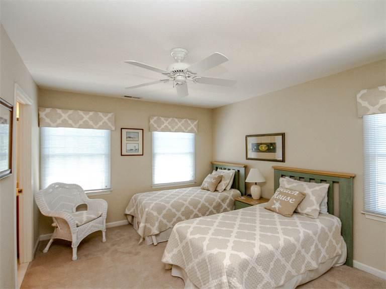 137 October Glory Avenue Home - thumb 39