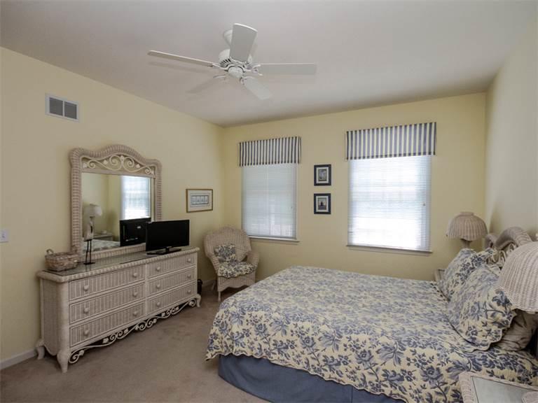 137 October Glory Avenue Home - thumb 36