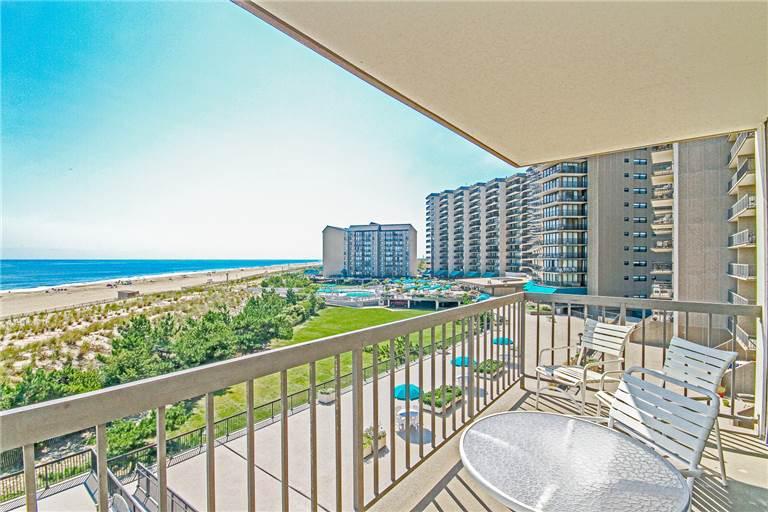 402 Dover House Condo - thumb 8