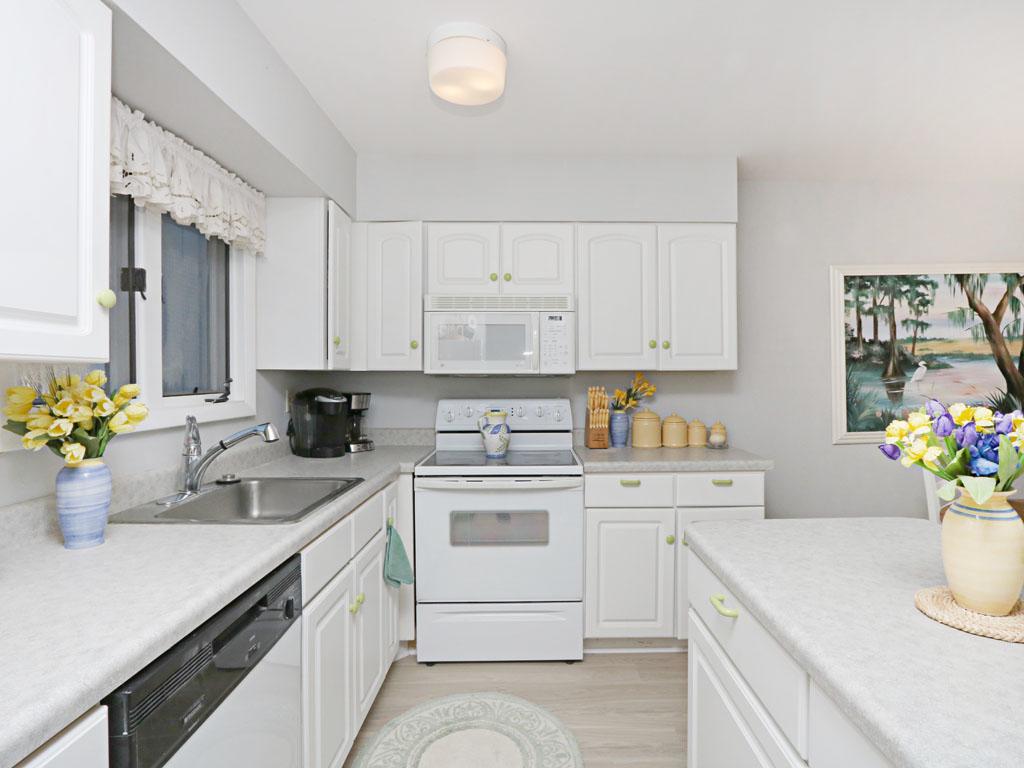 2003C West Lake Court Condo - thumb 3