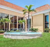 Quality Inn and Suites Conference Center - Accommodation Rooms